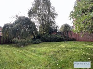 Communal Garden- click for photo gallery